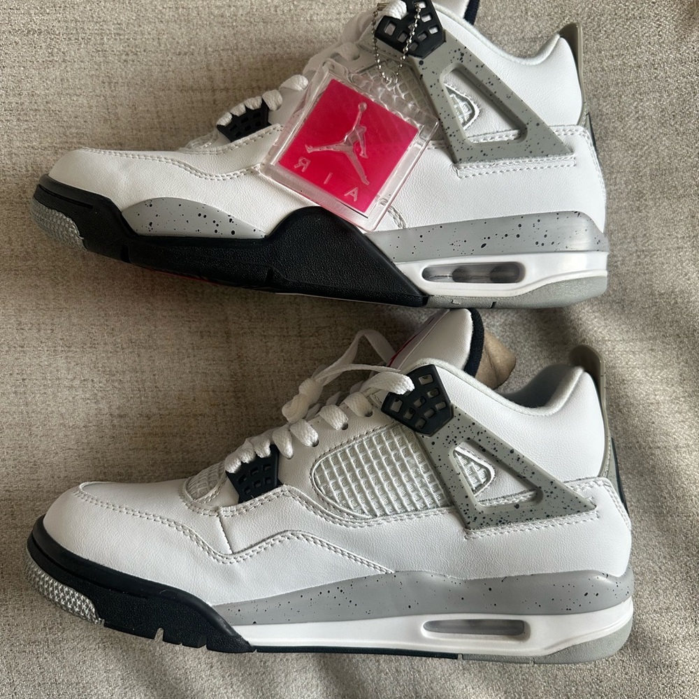 Nike Air Jordan 4 Retro 9.5 Mens NIB